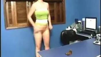 Amateur video of pooping girlfriends